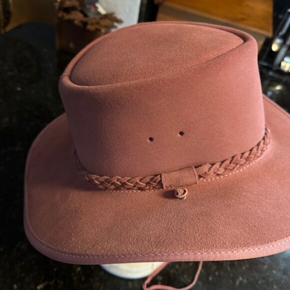 Hat - Picture 3 of 4